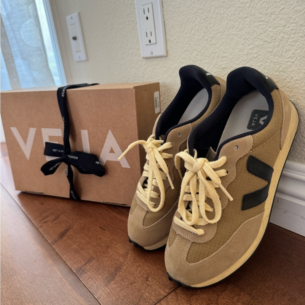 Veja rio branco tanned color